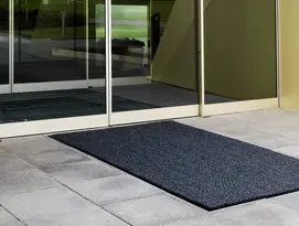 Outdoor scraper mat